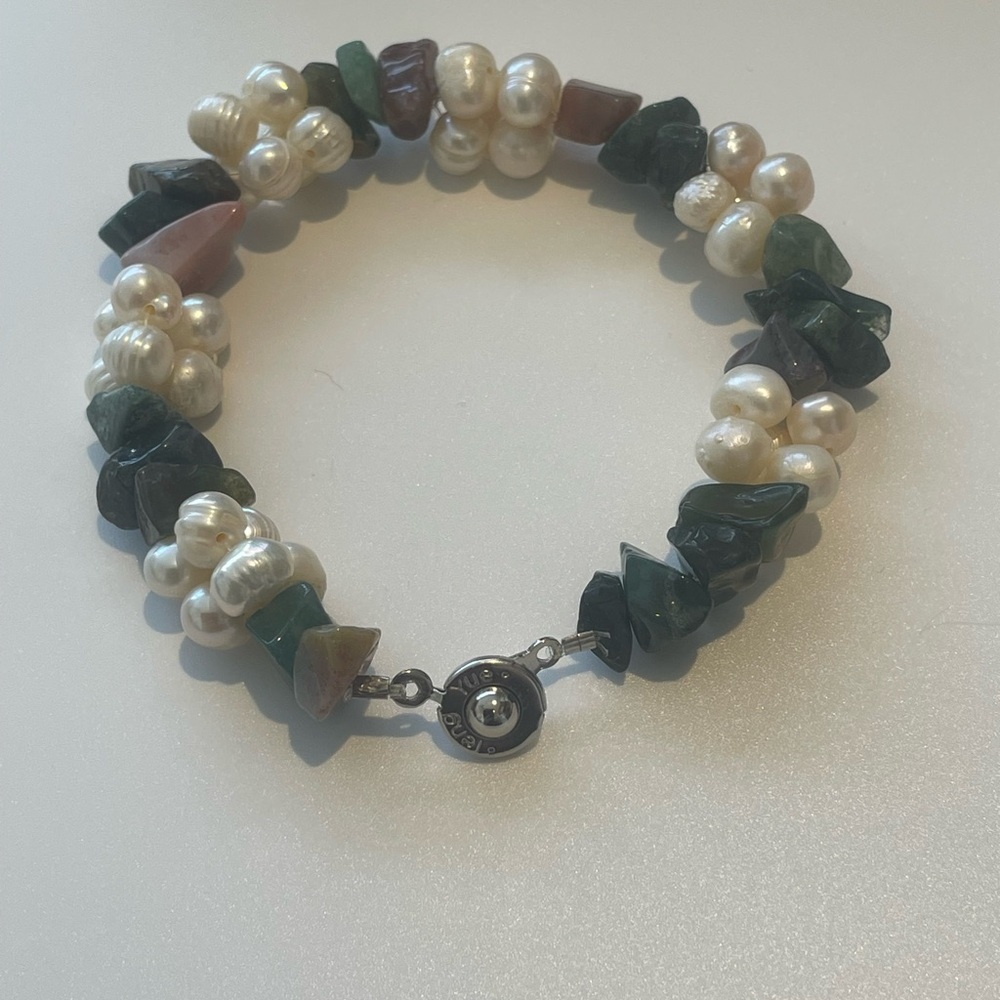 Elegant Pearl and Green Stone Bracelet